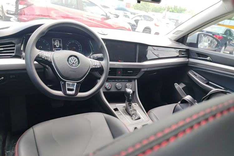 Used Volkswagen Bora 2020 1.5L Automatic Fashion Edition Center Console