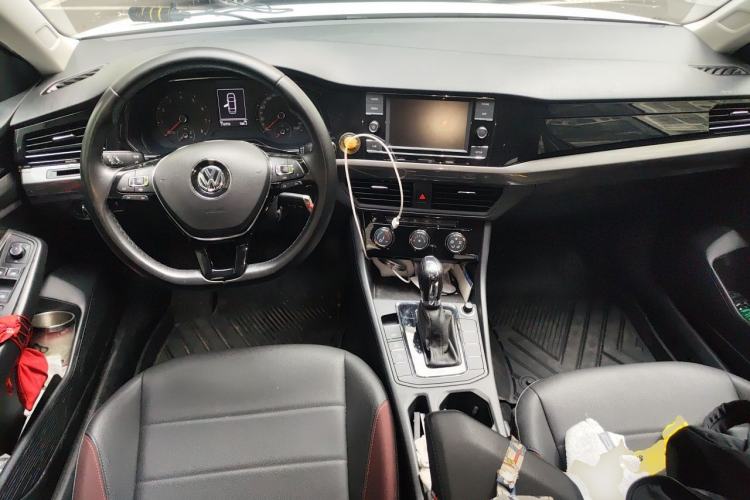 Used Volkswagen Bora 2020 1.5L Automatic Comfort Model Center Console