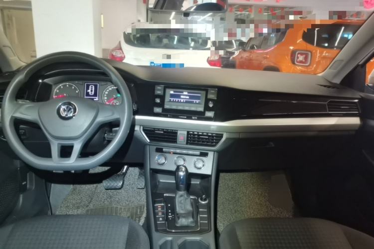Used Volkswagen Bora 2020 1.5L Automatic Fashion Edition Center Console