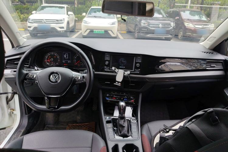 Used Volkswagen Bora 2020 1.5L Automatic Elite Version Center Console