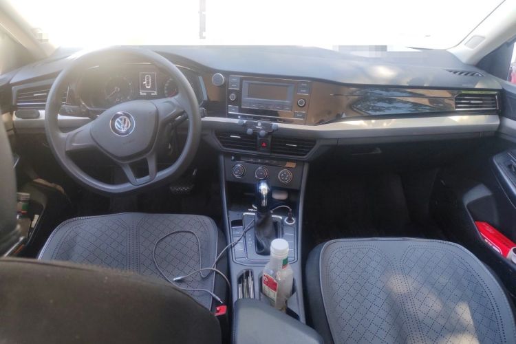 Used Volkswagen Bora 2020 1.5L Automatic Fashion Edition Center Console