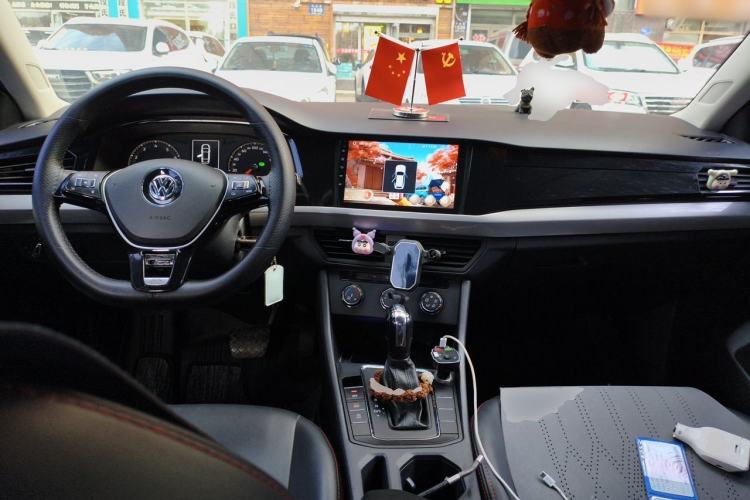 Used Volkswagen Bora 2020 1.5L Automatic Fashion Edition Center Console