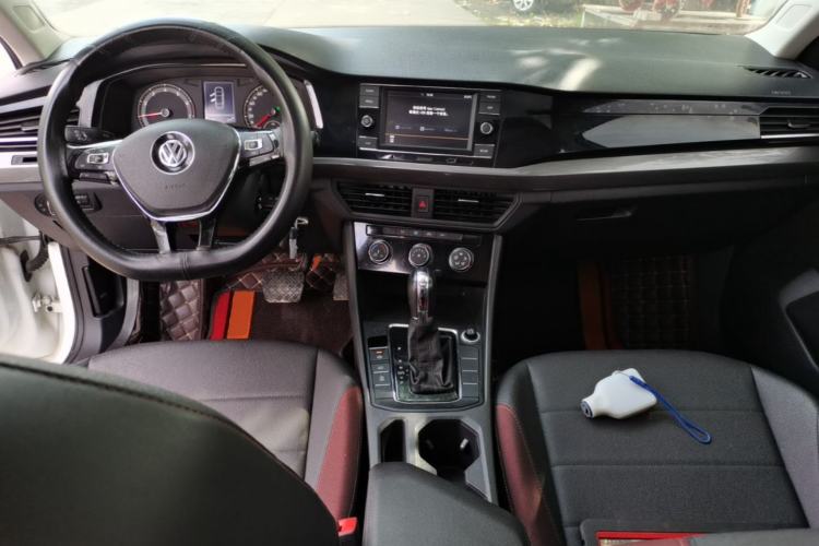 Used Volkswagen Bora 2020 1.5L Automatic Comfort Model Center Console