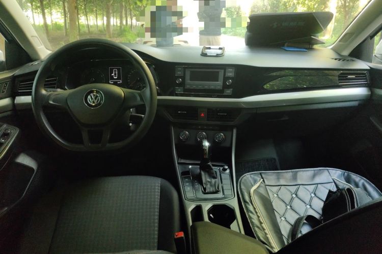 Used Volkswagen Bora 2020 1.5L Automatic Fashion Edition Center Console