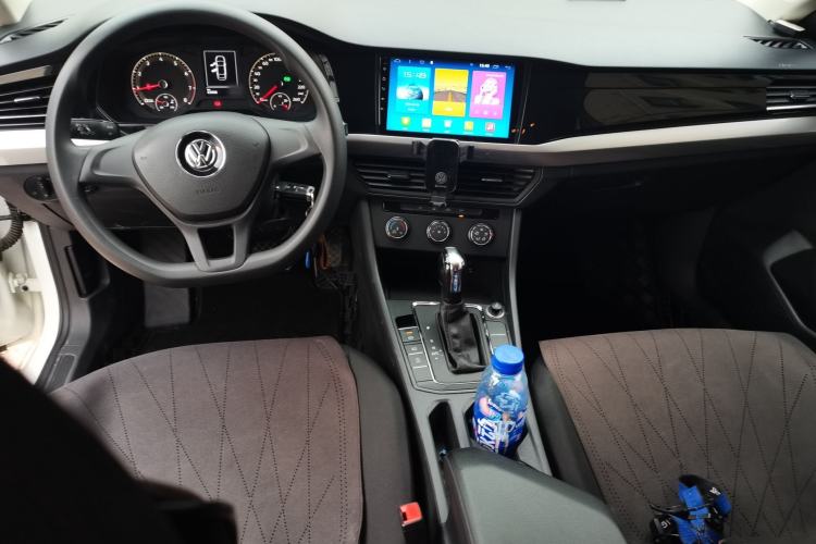 Used Volkswagen Bora 2020 1.5L Automatic Fashion Edition Center Console
