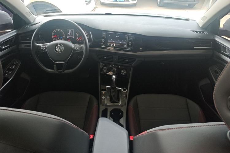 Used Volkswagen Bora 2020 1.5L Automatic Comfort Model Center Console
