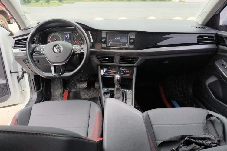 Used Volkswagen Bora 2020 1.5L Automatic Elite Version Center Console