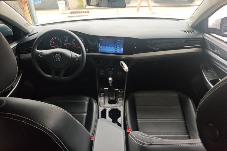 Used Volkswagen Bora 2020 1.5L Automatic Fashion Edition Center Console