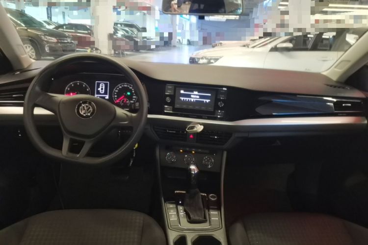 Used Volkswagen Bora 2020 1.5L Automatic Fashion Edition Center Console