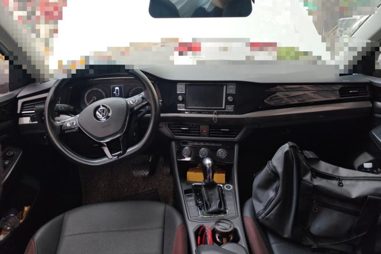 Used Volkswagen Bora 2020 1.5L Automatic Comfort Model Center Console