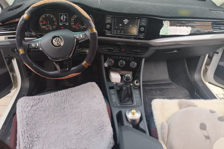 Used Volkswagen Bora 2020 1.5L Manual Comfort Version Center Console