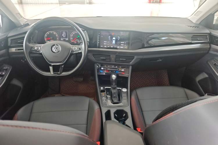 Used Volkswagen Bora 2020 1.5L Automatic Elite Version Center Console