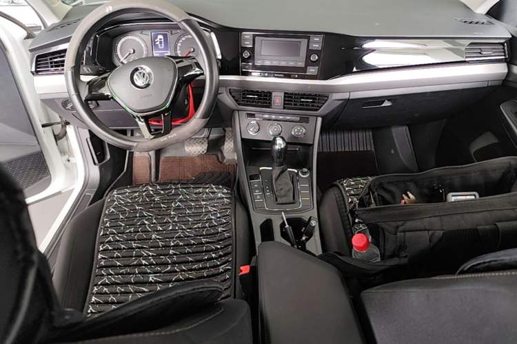 Used Volkswagen Bora 2020 1.5L Automatic Fashion Edition Center Console