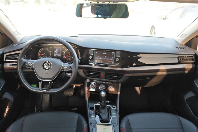 Used Volkswagen Bora 2020 1.5L Automatic Comfort Model Center Console