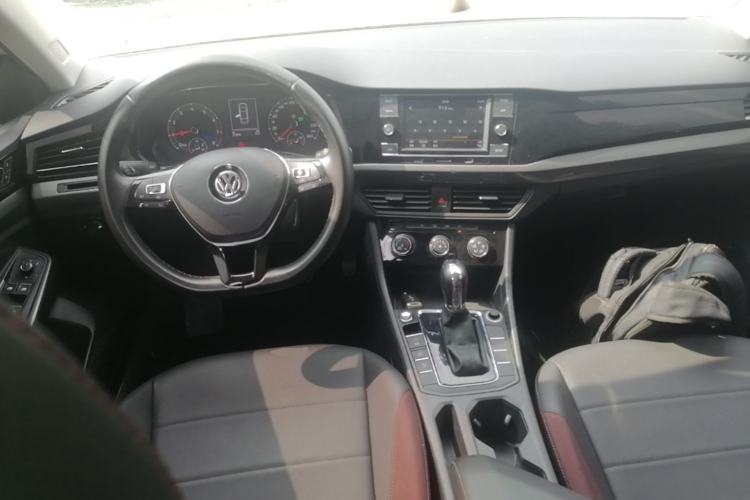 Used Volkswagen Bora 2020 1.5L Automatic Comfort Model Center Console