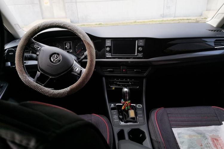 Used Volkswagen Bora 2020 1.5L Automatic Elite Version Center Console