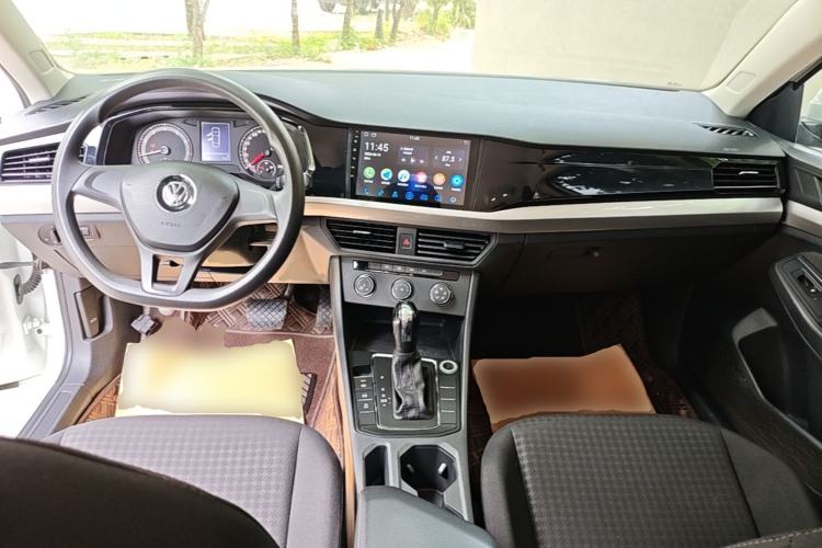 Used Volkswagen Bora 2020 1.5L Automatic Fashion Edition Center Console