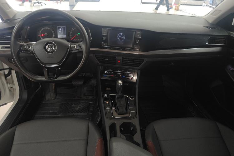 Used Volkswagen Bora 2020 1.5L Automatic Elite Version Center Console