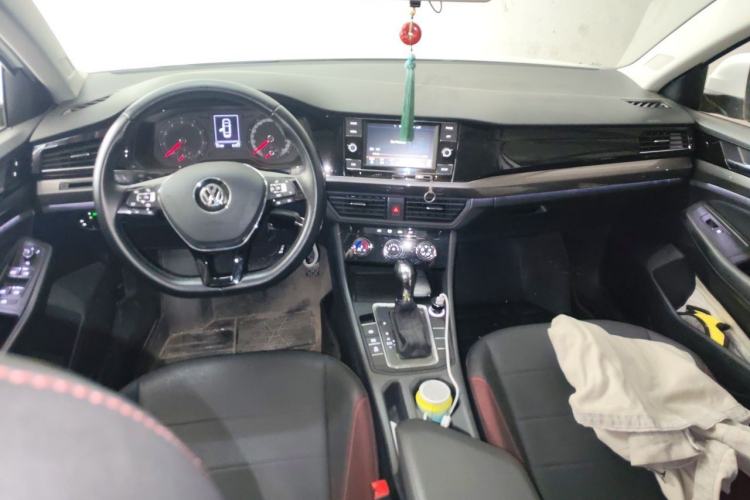 Used Volkswagen Bora 2020 1.5L Automatic Comfort Model Center Console