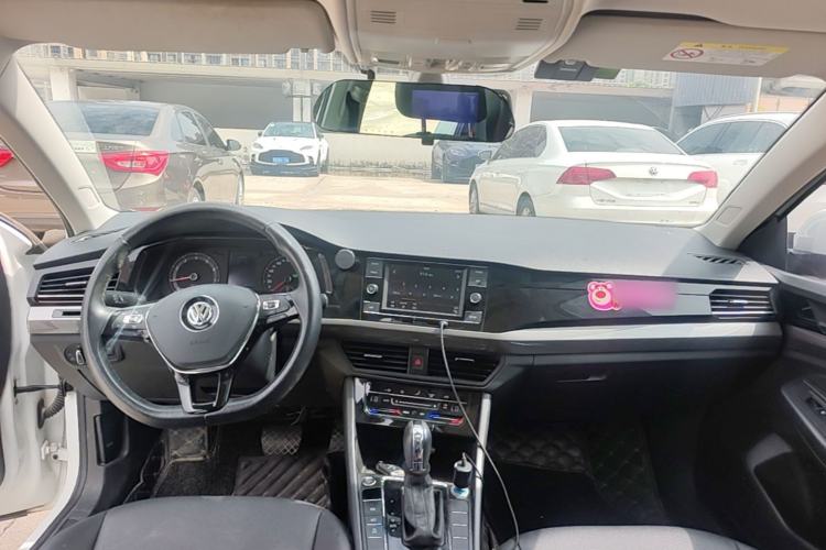 Used Volkswagen Bora 2020 1.5L Automatic Elite Version Center Console