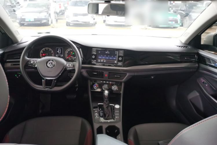 Used Volkswagen Bora 2020 1.5L Automatic Comfort Model Center Console