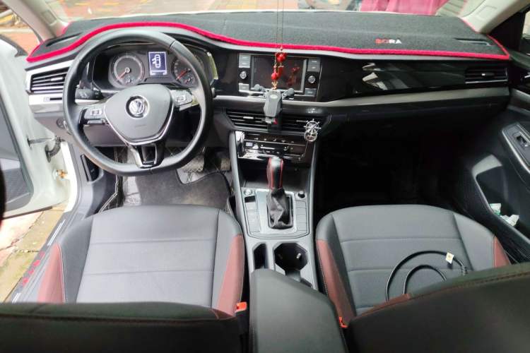 Used Volkswagen Bora 2020 1.5L Automatic Elite Version Center Console