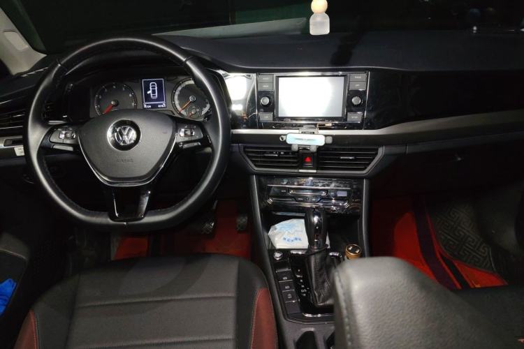Used Volkswagen Bora 2020 1.5L Automatic Elite Version Center Console