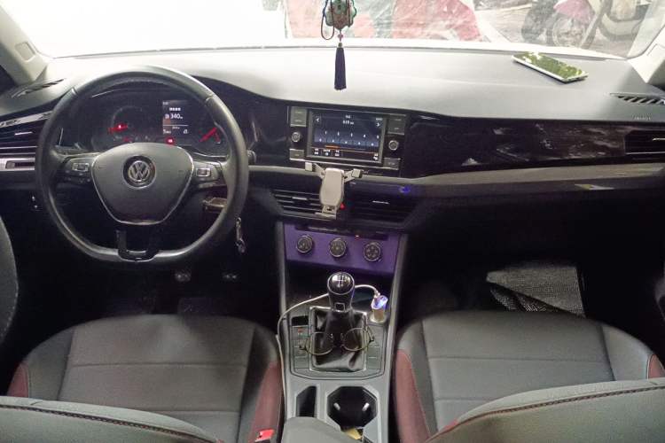 Used Volkswagen Bora 2020 1.5L Manual Comfort Version Center Console