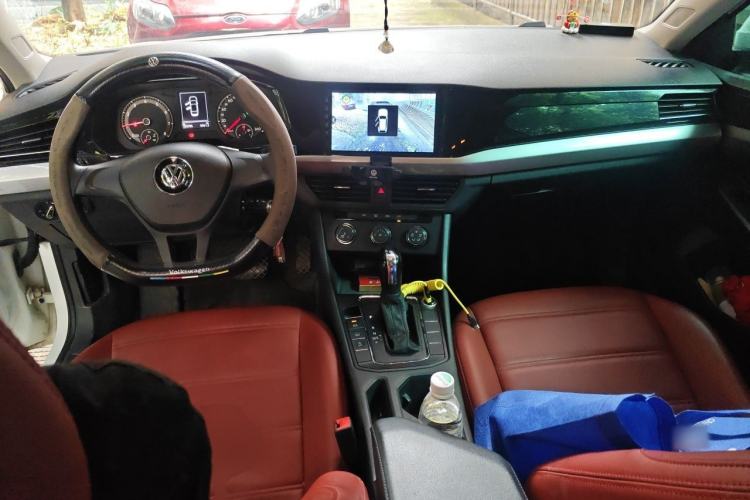 Used Volkswagen Bora 2020 1.5L Automatic Fashion Edition Center Console