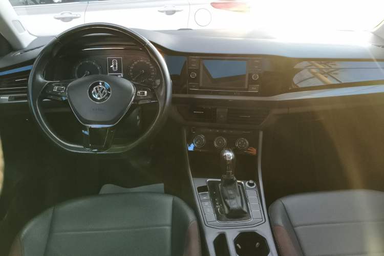 Used Volkswagen Bora 2020 1.5L Automatic Fashion Edition Center Console