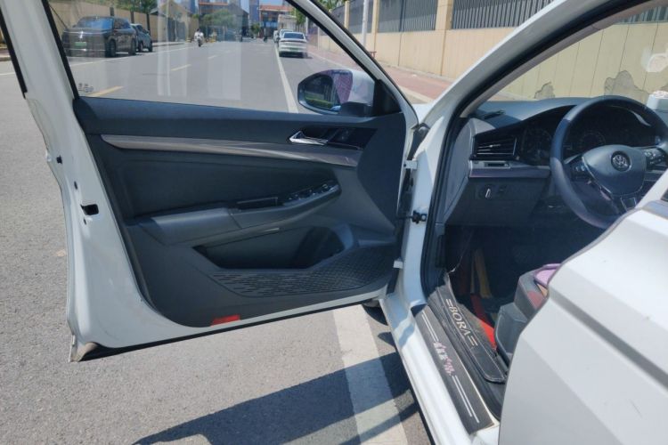 Used Volkswagen Bora 2020 1.5L Automatic Elite Version Driver Seat