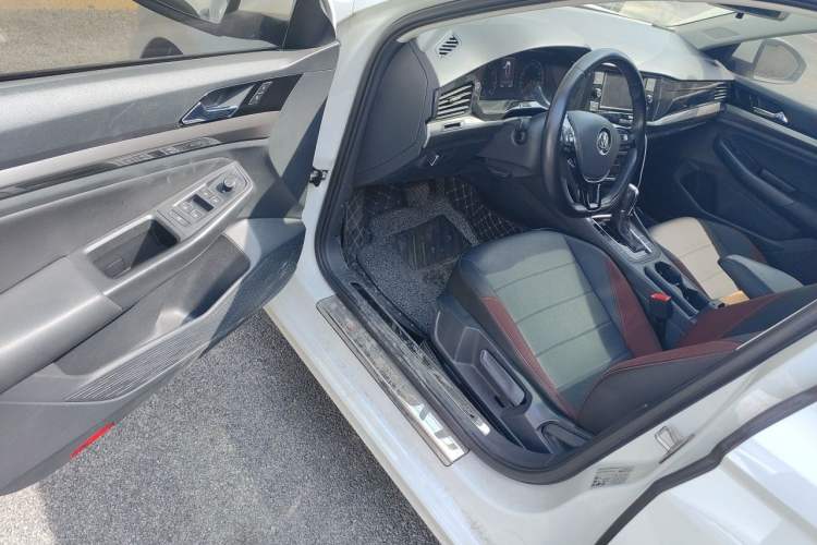 Used Volkswagen Bora 2020 280TSI DSG Elite Edition Driver Seat