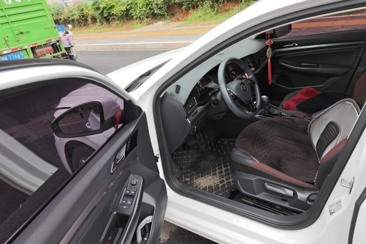Used Volkswagen Bora 2020 1.5L Automatic Elite Version Driver Seat