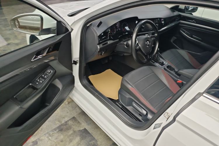 Used Volkswagen Bora 2020 1.5L Automatic Elite Version Driver Seat