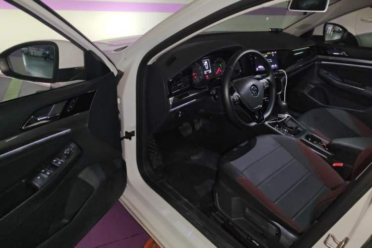 Used Volkswagen Bora 2020 1.5L Automatic Elite Version Driver Seat