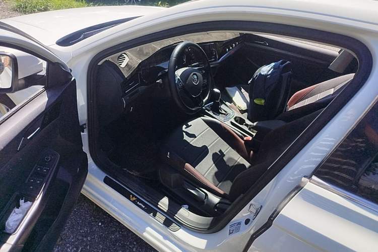 Used Volkswagen Bora 2020 1.5L Automatic Elite Version Driver Seat