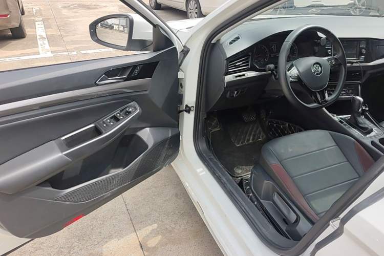 Used Volkswagen Bora 2020 1.5L Automatic Elite Version Driver Seat
