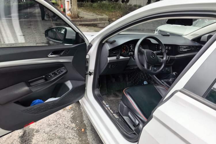 Used Volkswagen Bora 2020 1.5L Manual Fashion Edition Driver Seat