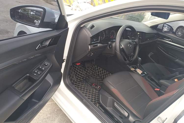 Used Volkswagen Bora 2020 1.5L Automatic Elite Version Driver Seat