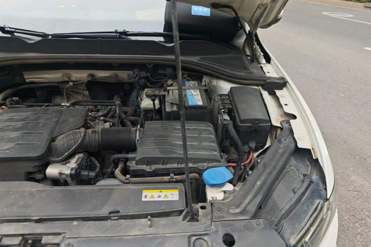 Used Volkswagen Bora 2020 1.5L Automatic Fashion Edition Engine Bay Left