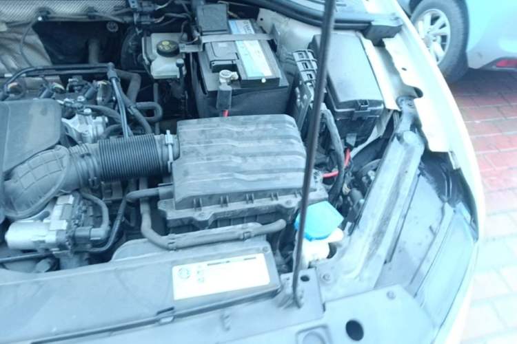 Used Volkswagen Bora 2020 1.5L Automatic Fashion Edition Engine Bay Left