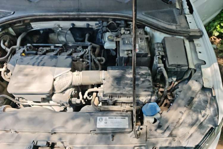 Used Volkswagen Bora 2020 1.5L Manual Comfort Version Engine Bay Left