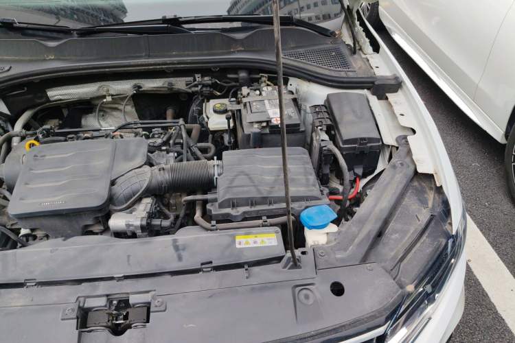 Used Volkswagen Bora 2020 1.5L Automatic Elite Version Engine Bay Left