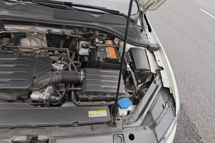 Used Volkswagen Bora 2020 1.5L Automatic Elite Version Engine Bay Left