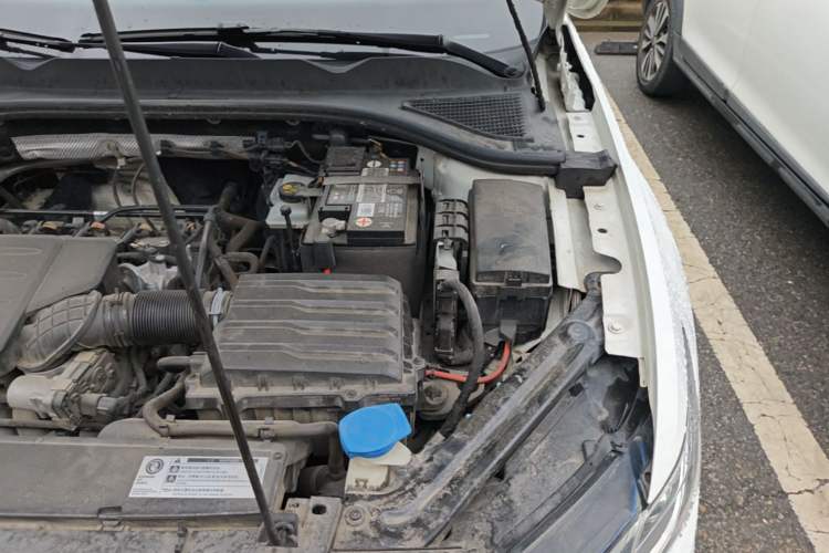 Used Volkswagen Bora 2020 1.5L Automatic Elite Version Engine Bay Left
