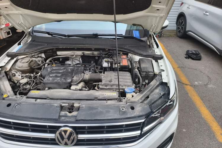 Used Volkswagen Bora 2020 1.5L Automatic Elite Version Engine Bay Left