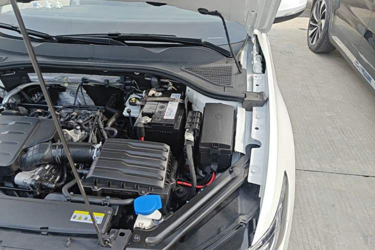 Used Volkswagen Bora 2020 1.5L Automatic Fashion Edition Engine Bay Left