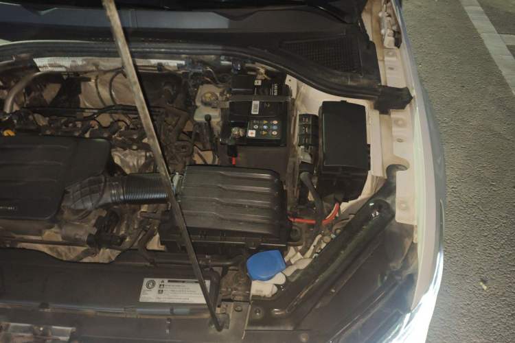 Used Volkswagen Bora 2020 1.5L Automatic Elite Version Engine Bay Left