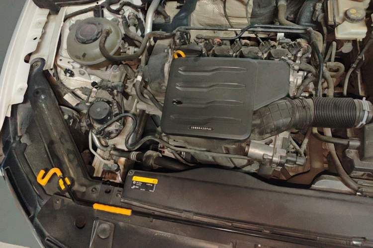 Used Volkswagen Bora 2020 1.5L Automatic Elite Version Engine Bay Right