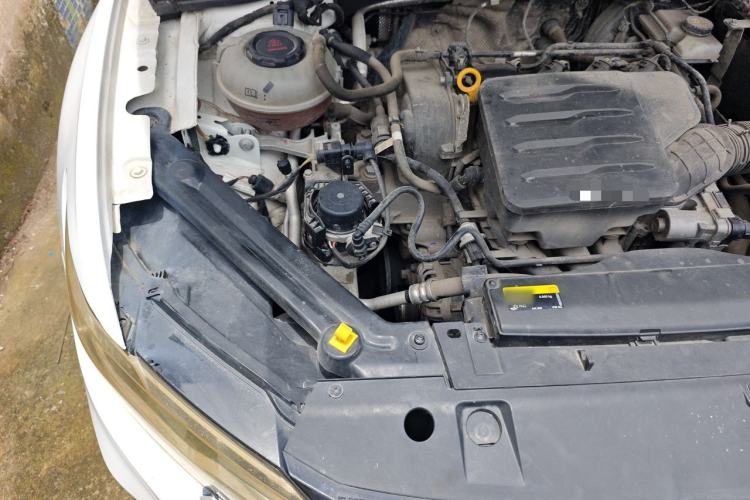 Used Volkswagen Bora 2020 1.5L Manual Comfort Version Engine Bay Right